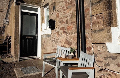 Eyemouth House | TandJ House in Eyemouth: Cozy Coastal Retreat