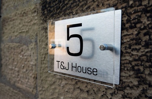 Eyemouth House | TandJ House in Eyemouth: Cozy Coastal Retreat