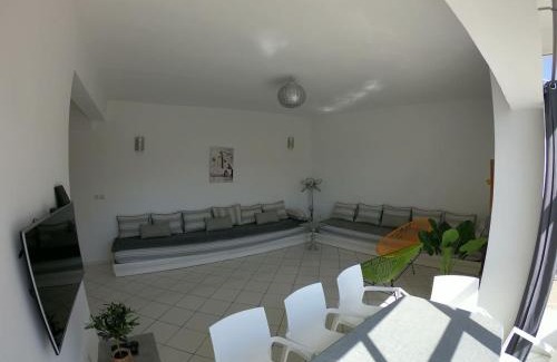 Achakkar Apartment | Tanger Cap Spartel - Duplex 110m2 face aux plages