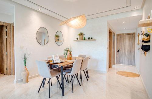 Malabata Apartment | Tanger Malabata - Chique & Stylish 2BR Apartment - Fast WiFi & Netflix