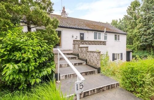 Rhos on Sea Apartment | TANGLEWOOD, family friendly, character holiday cottage in Rhos-On-Sea