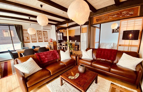 Madarao Mountain Resort House | Tani5 sleepsprivate openair bathself catered 8seater carprivate kitchenmoutain view / Iiyama Nagano