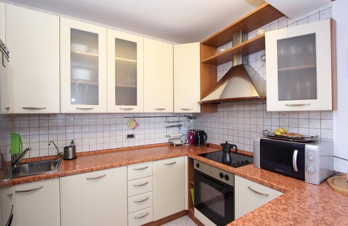 Rovinj Apartment | TANJA Three-Bedroom Apartment with Balcony