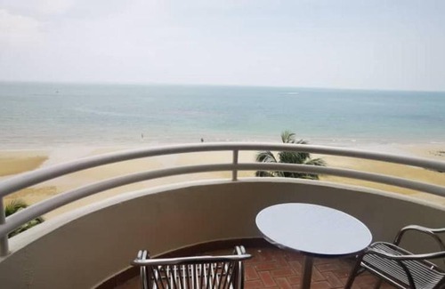 Si Rusa Apartment | Tanjung Tuan Beach Regency - Hermis Theme