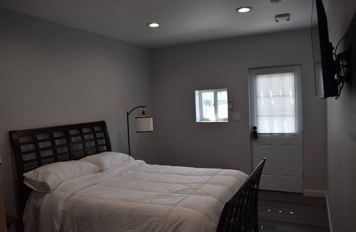 Tannersville Hotel | Tannersville Village on Saw Mill Creek Room #1- 1 Queen