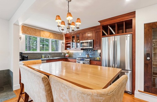 Stowe House | Tansy Hill Farm Guest House: 1br+ with deck & pond