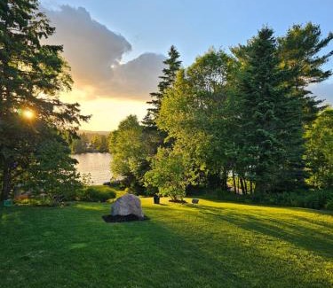 Tantallon House | Tantallon Guest Room with Private Beach