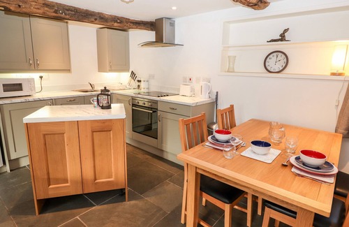 Low Newton Cottage | TANYARD COTTAGE, pet friendly, with open fire in Lakeside