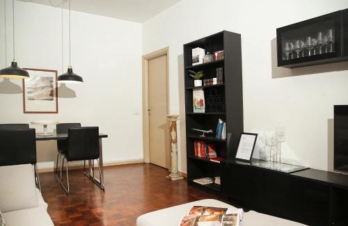 Montalbino Apartment | Taormina 36 - Ampio trilocale zona Isola e Niguarda con balcone!