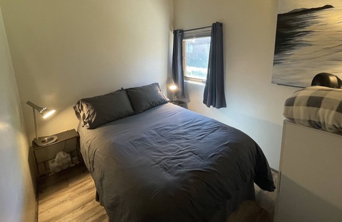 Taos House | Taos Plaza casita with private fenced yard