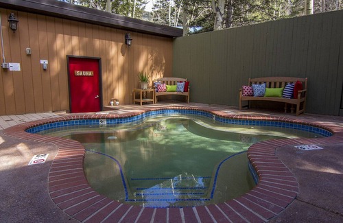 Taos Ski Valley Condo | Taos Ski Valley/3 Bdrm/Sleeps 8/Directly Next Door To The Children's Ski School