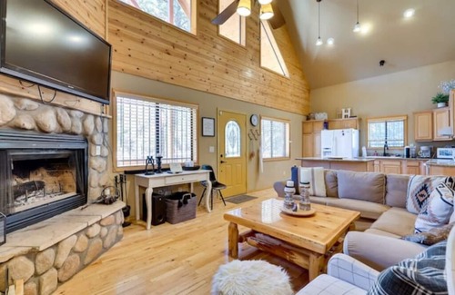 Eagar Cabin | Tara Cabin