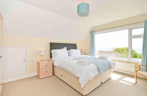 Ventnor House | Tara, Spacious Family Home, Wonderful Sea Views