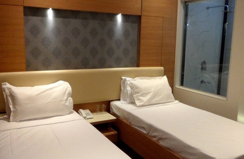 Shivajinagar Hotel | Tarawade Clarks Inn