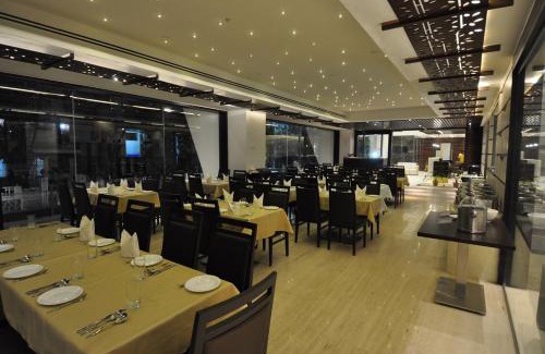 Shivajinagar Hotel | Tarawade Clarks Inn Pune