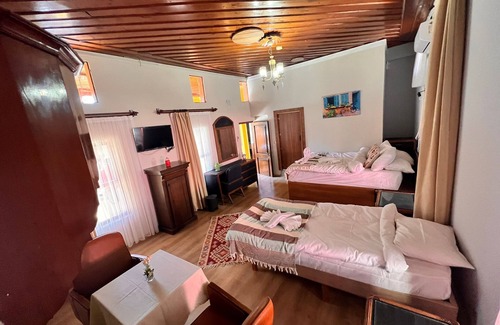 Antalya City Centre House | Tarihi Sarı Konak