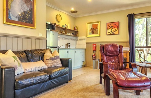Hepburn Springs Cottage | Tarilta Cottage at Hepburn Mineral Springs Reserve