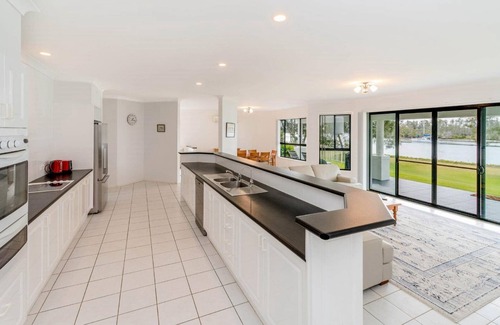 Yamba House | Taroona, large waterfront home Yamba