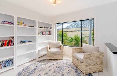 Yamba House | Taroona, large waterfront home Yamba