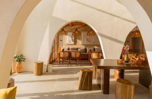 Koh Lan Resort | Tasana bar and luxury resort