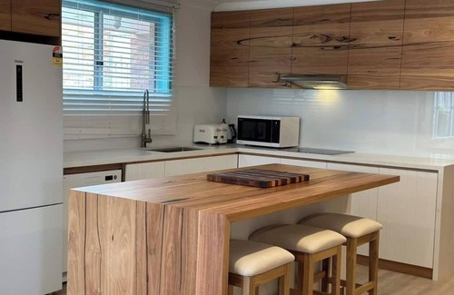 Caves Beach Villa | Tasmans Hideaway - Stunning villa close to Caves B