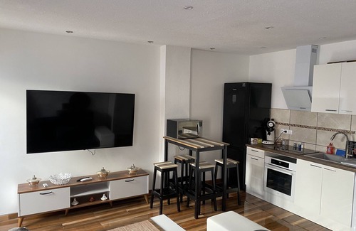 Boujan-sur-Libron House | Taste the exceptional elegance of this super apartment.