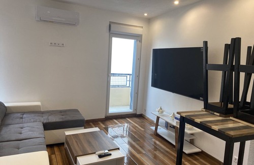 Boujan-sur-Libron House | Taste the exceptional elegance of this super apartment.