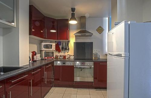 Commes Apartment | Tasteful apartment in Comes with terrace