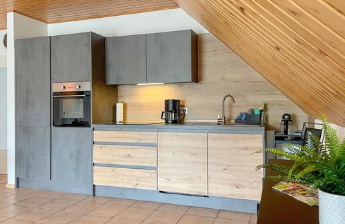 Lautenthal Apartment | Tasteful apartment with balcony.