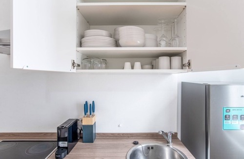 Wilmersdorf Apartment | Tasteful Charlottenburg Studio nr KaDeWe, by Blueground
