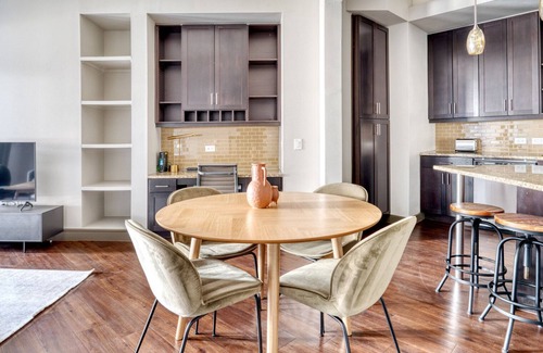 North Burnet Apartment | Tasteful Domain 2BR w/Gym, Pool & W/D, nr restaurants, by Blueground