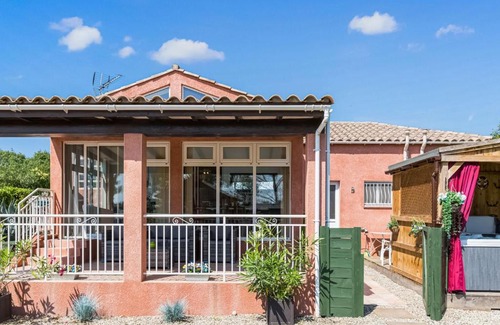 Cambieure Villa | Tasteful Villa in Cambieure with Private Heated Pool