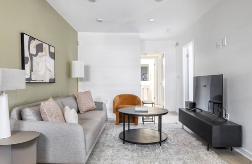 West Los Angeles Apartment | Tasteful Westwood 3BR w/ W/D, nr Westwood Village, by Blueground