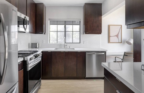 West Los Angeles Apartment | Tasteful Westwood 3BR w/ W/D, nr Westwood Village, by Blueground