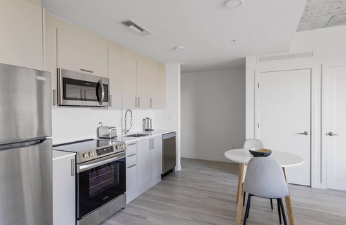 Edgewater Apartment | Tasteful Wynwood 1BR w/Gym & Roof Pool, nr Shops & Dining, by Blueground