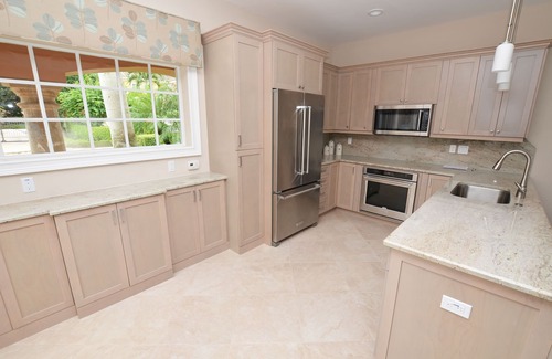 Pelican Bay House | Tastefully furnished ground floor unit in Pelican Bay community