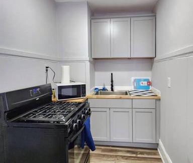 Springfield Apartment | Tastefully furnished repose home