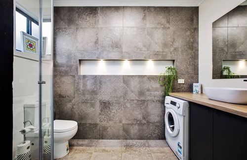 Bowden Cottage | Tastefully renovated, pet friendly, city fringe GEM!