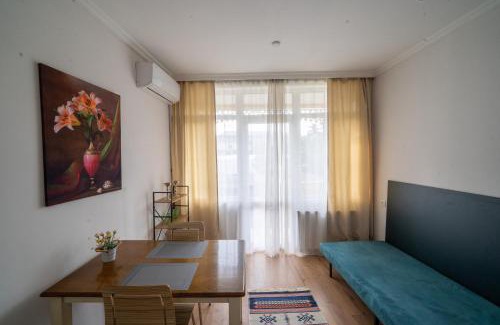 Avlabari Apartment | Tato