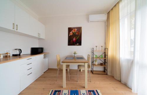 Avlabari Apartment | Tato