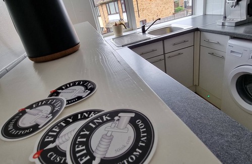 Dadlington Apartment | TATTOO THEMED PACKAGE STAY!nnListed price includes x1 hour of tattoo studio time