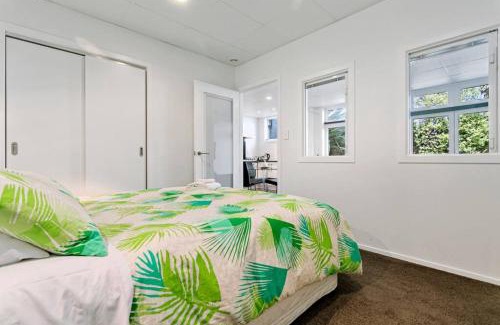 Taupo Apartment | Taupo Getaway, Private 2BR Apartment With Courtyard