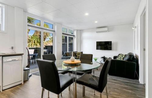 Taupo Apartment | Taupo Getaway, Private 2BR Apartment With Courtyard