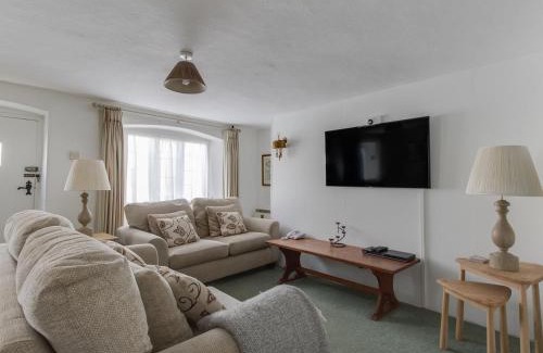 Corfe Castle Village House | Tavern Way