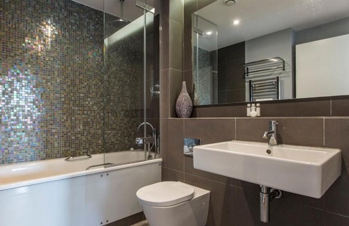 Golborne Apartment | Tavistock Crescent by Onefinestay