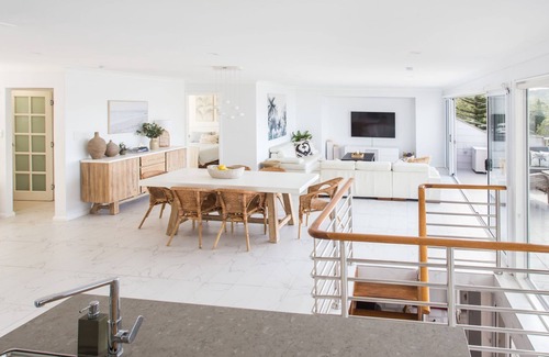 Boomerang Beach House | Tawarri - The perfect beachside escape