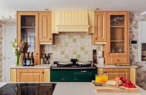 Aberfeldy Villa | Tay River House - Seven Bedroom Villa, Sleeps 13