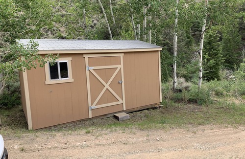 Almont House | Taylor Canyon Cabin in Almont
