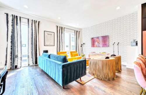 Katie Hill Neighborhood House | Taylor Swift Inspired Hot Tub Rooftop Deck Views