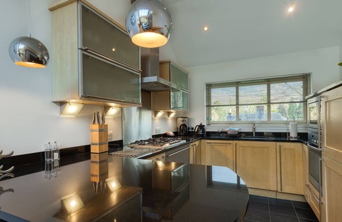 Kenmore Cottage | Tayside (no hot tub) - sleeps 6 guests in 3 bedrooms